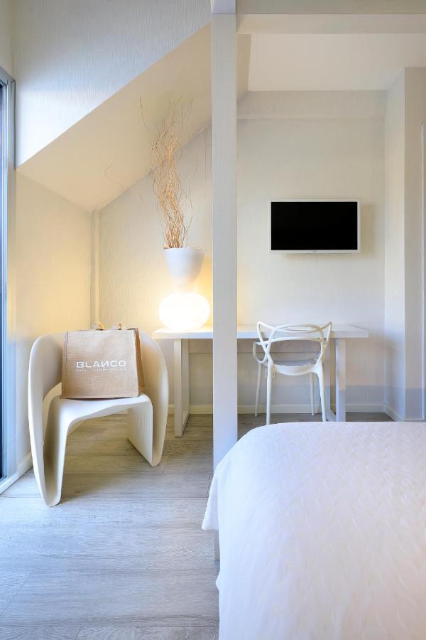 Blanco Hotel Formentera Es Pujols Exterior foto